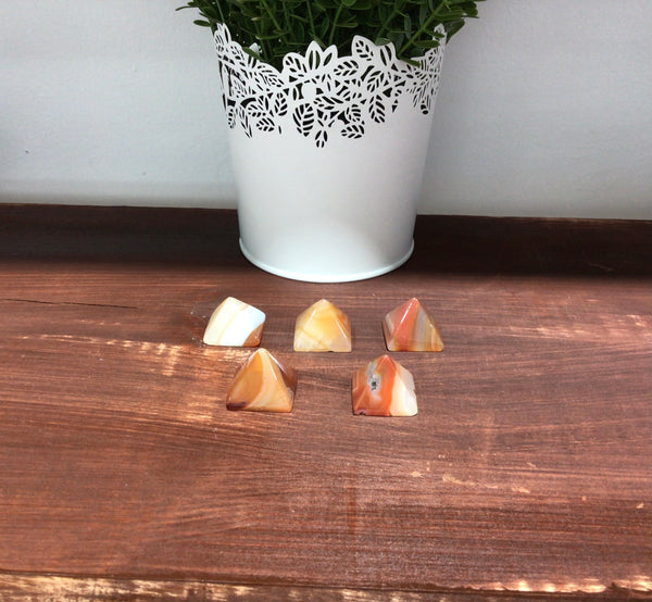 Carnelian 1 inch Pyramid